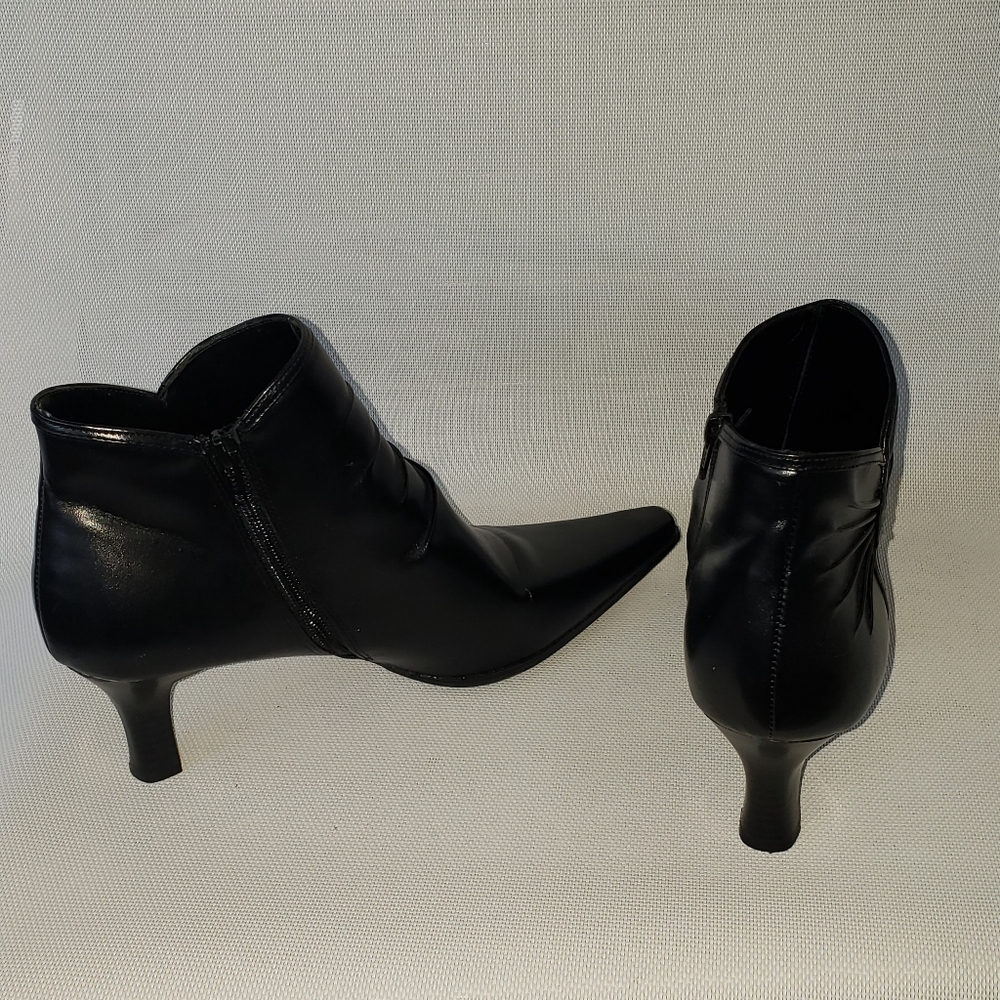 Boots - Picture 10 of 16